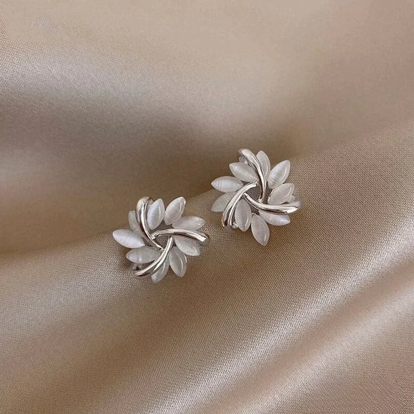 Sienna™ | Elegantes Brincos de Stud em Formato de Círculo com Pétalas de Opala
