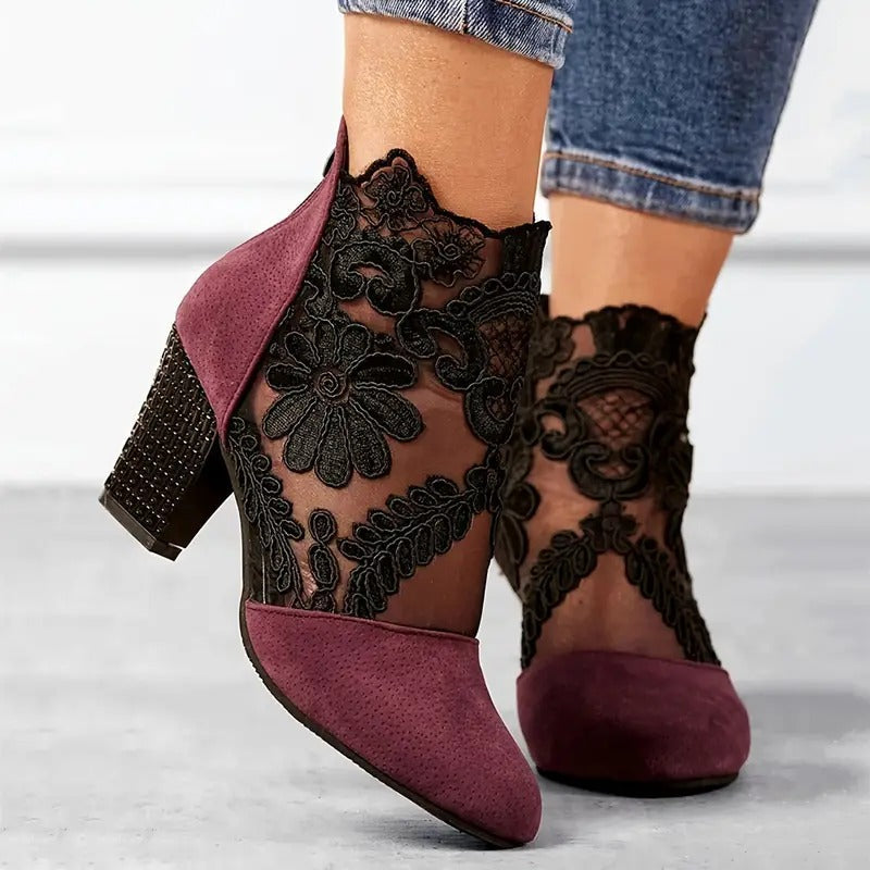 Charlotte™ - Saltos Elegantes em Renda Floral com Detalhes Feitos à Mão