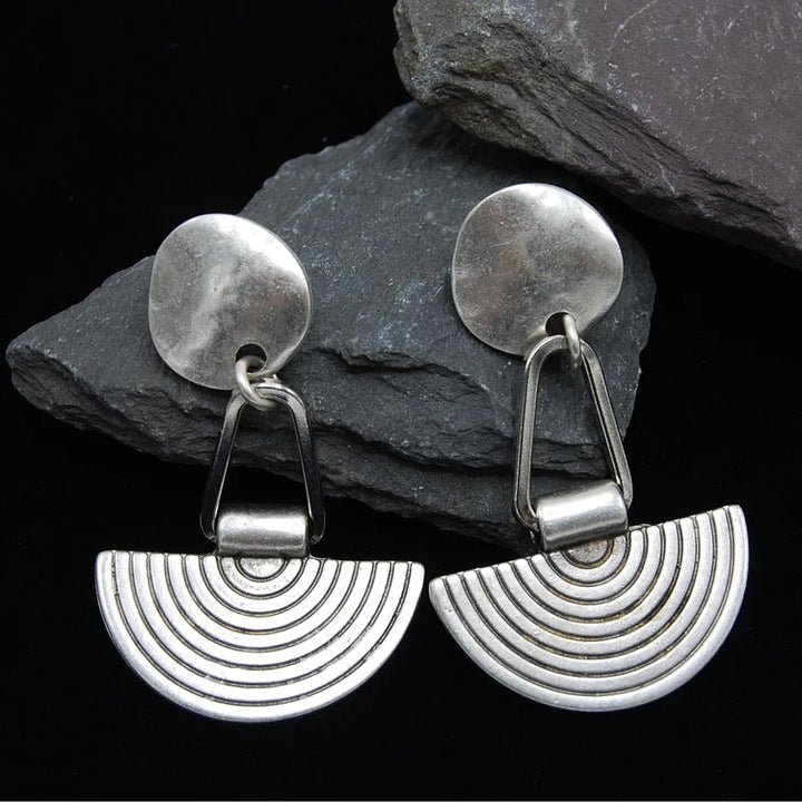 Brincos vintage de prata semicircular