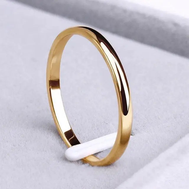 Anel Elegante de Ouro e Prata