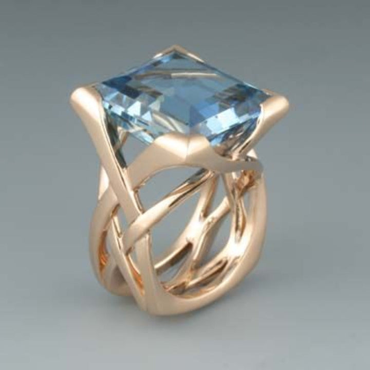 Anel Vintage Rosa Ouro com Zircônia Azul