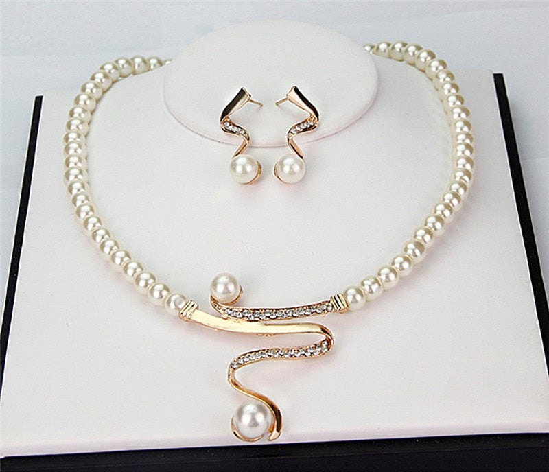 Aya™ | Conjunto de Colar e Brincos Elegantes