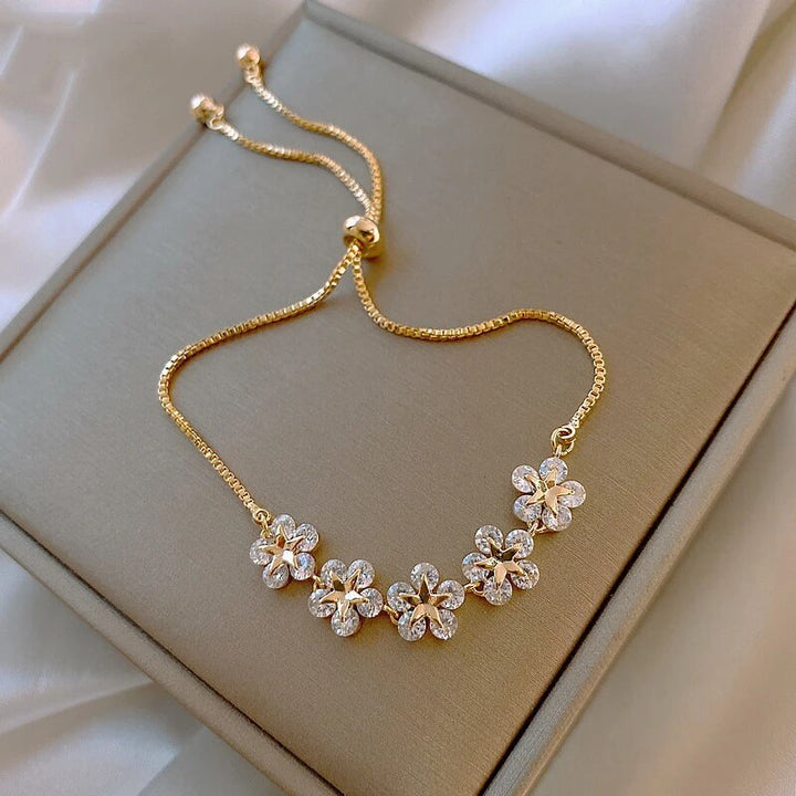 Pulseira de Flor de Cristal Luxuosa em Ouro
