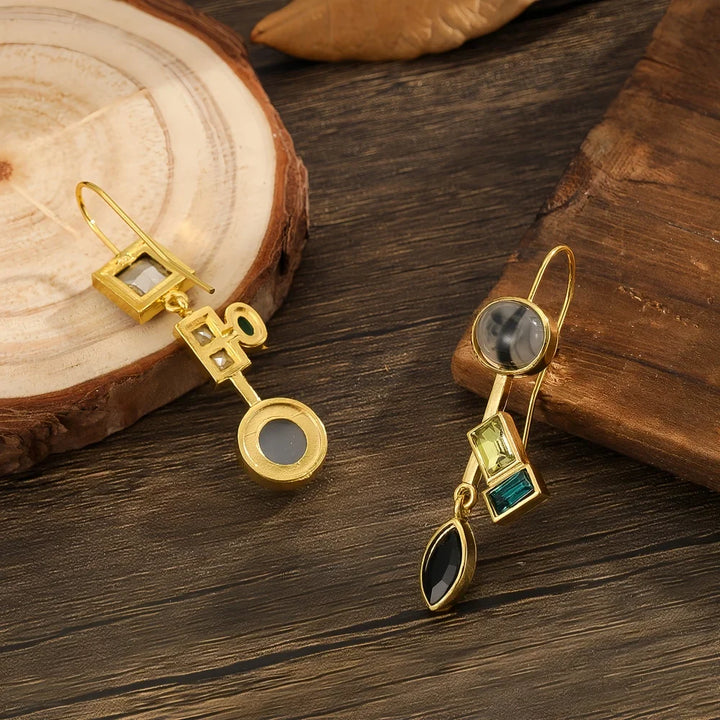 Brincos Vintage com Detalhes em Pedra
