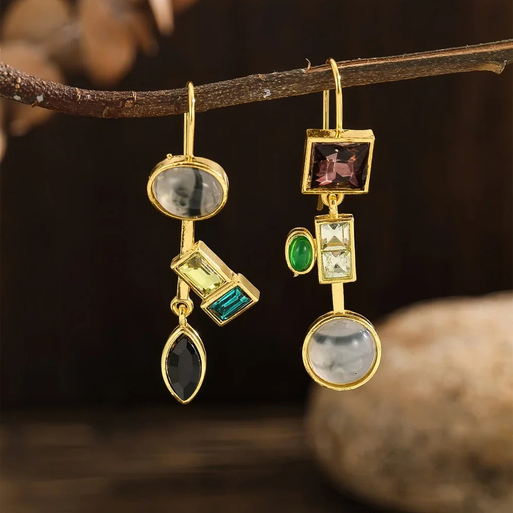 Brincos Vintage com Detalhes em Pedra