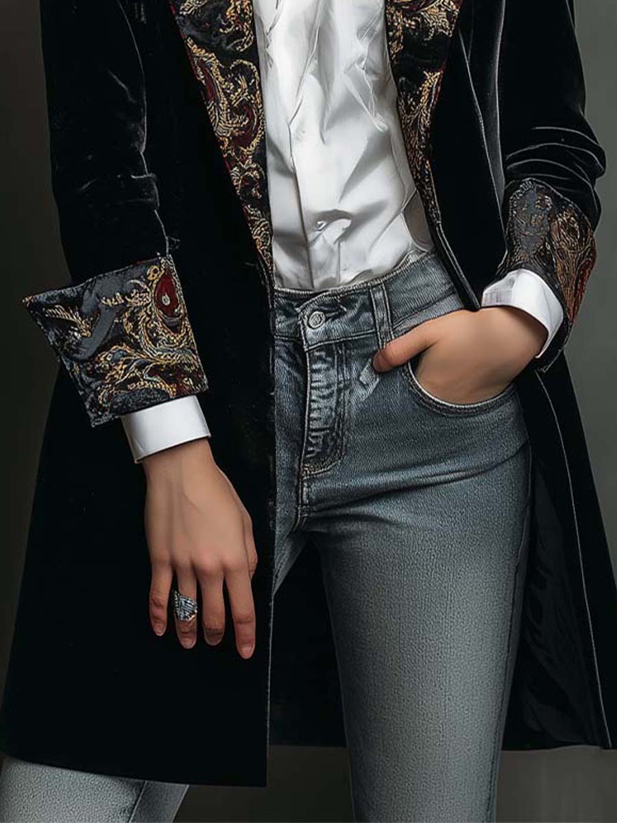 Blazer Slim Fit Preto com Estampa Barroca para Mulheres