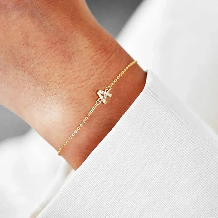 Pulseira de Corrente com Inicial Delicada