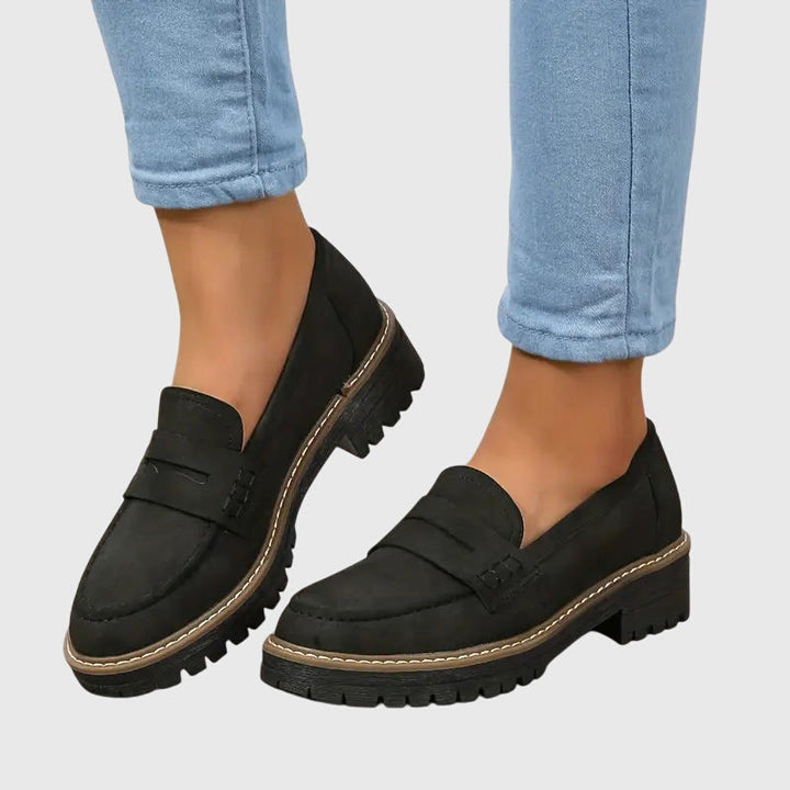 Destiny | Mocassins em Camurça Atemporal