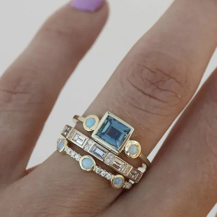 Conjunto de anéis vintage em zircônio azul
