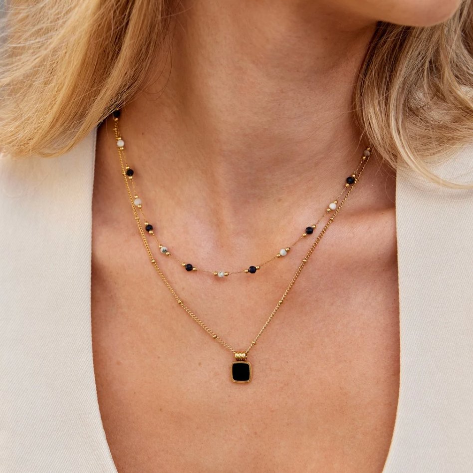 Colar com Pingente Preto Lucia